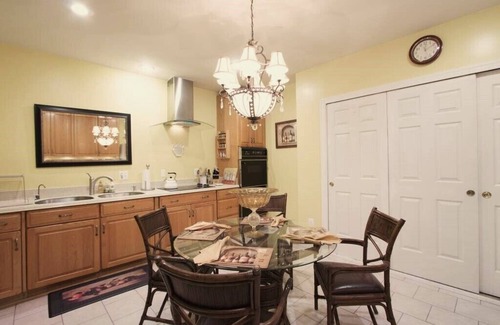Lincolnia Apartment | Bright & Spacious Private Apt Suite with Room for extra storage - 8 miles to DC