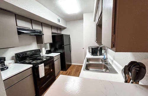 Barker Apartment | Bright & Spacious Townhome - Near Parks & Dining
