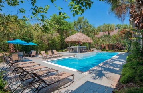 Barker Apartment | Bright & Spacious Townhome - Near Parks & Dining