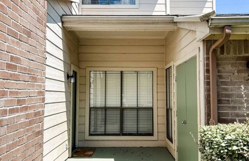 Barker Apartment | Bright & Spacious Townhome - Near Parks & Dining