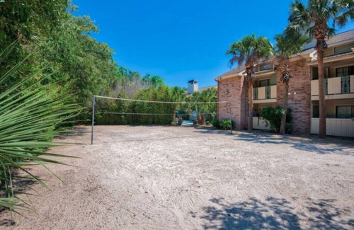 Barker Apartment | Bright & Spacious Townhome - Near Parks & Dining