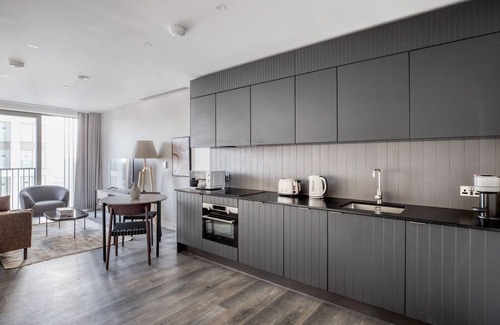Stratford and New Town Apartment | Bright Stratford 1BR w/Security & Gym, nr Train Station, by Blueground