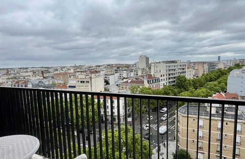 Centre Ville Apartment | Bright studio with balcony on the 10th floor