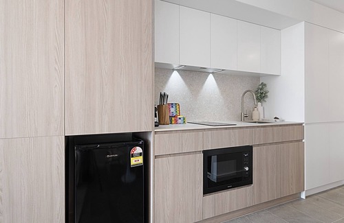 North Fremantle Apartment | Bright Studio in Fremantle with Modern Finishes