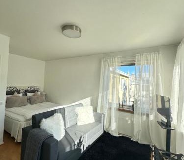 Punavuori Apartment | Bright Studio, Central Helsinki