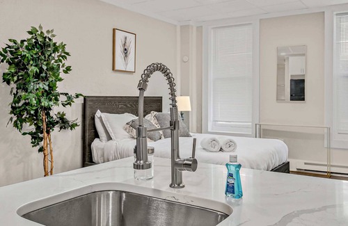 Downtown Harrisburg Apartment | Bright Studio Downtown Harrisburg with Work Space