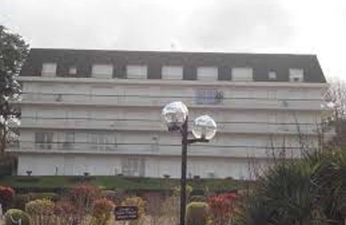 Villers-sur-Mer Apartment | Bright Studio with Balcony, Park View, Parking Near Beach