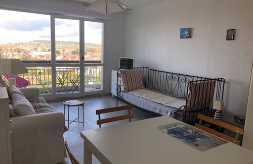 Villers-sur-Mer Apartment | Bright Studio with Balcony, Park View, Parking Near Beach