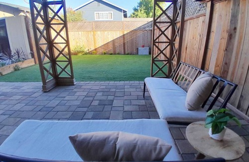 Petaluma House | Bright & Stylish Home Stay Minutes from Wineries