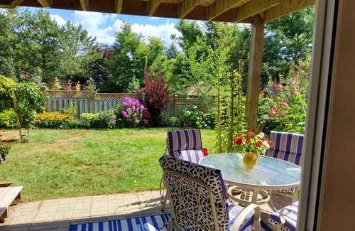 Rosemount House | BRIGHT SUITE: 2 BDRMS-COTTON LINEN FIRE PL PATIO PARK/GRAND RIVER WALKING TRAILS
