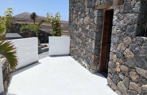 Tinajo Apartment | Bright suite with terrace