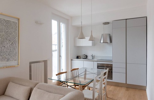Simonetta Apartment | Bright Two-Room Apartment with Terrace - Mirable PM