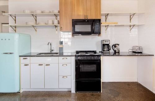 Uptown Apartment | Bright Uptown 1BR w/ Gym w/ Boxing Ring, nr Red Line, by Blueground