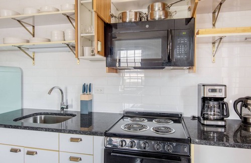 Uptown Apartment | Bright Uptown 1BR w/ Gym w/ Boxing Ring, nr Red Line, by Blueground