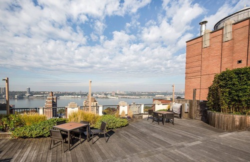 Upper West Side Apartment | Bright UWS 2BR w/Elevator, Gym, DM, Playroom & Rooftop, by Blueground