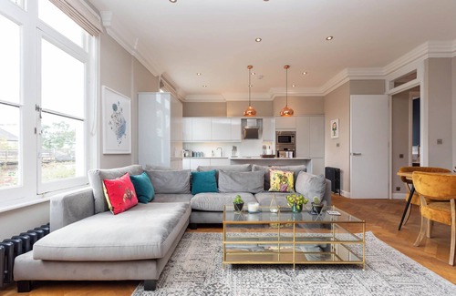 South Hampstead Apartment | Bright, Vibrant 1 BD Apartment in Sth Hampstead!