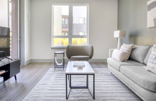 Walnut Creek Apartment | Bright Walnut Creek 1BR w/ Pool, Gym & W/D, walk to BART, by Blueground