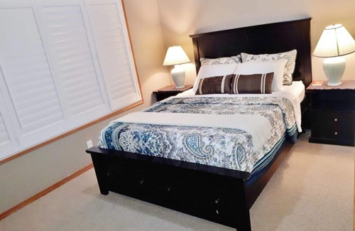 Calgary Bed & Breakfast | Bright, Welcoming Mountain Escape! Near Downtown!