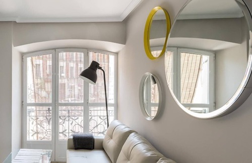Centro Apartment | Brightly Decorated South-Facing Apartment w/Full Kitchen - In Historic District