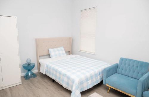 Brighton Beach House | Brighton Beach Retreat Blue30
