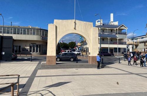 Brighton Apartment | Brighton Beachfront Esplanade Studio Apartment