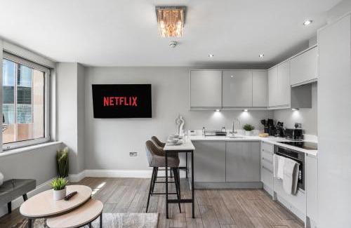Brighton City Centre Apartment | Brighton Bliss Stylish Stay Near the Beach