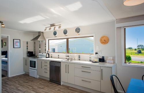 Waihi Beach House | Brighton family bach - sea views