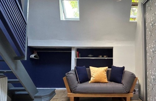 Montpelier House | Brighton’s cozy cabin