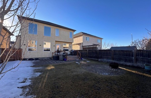 Winnipeg House | Brilliant 4-bedroom house with AC in Winnipeg