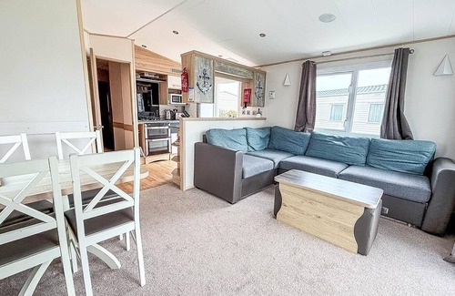 Hopton on Sea House | Brilliant 6 berth caravan for hire at Haven Hopton in Norfolk ref 80039G