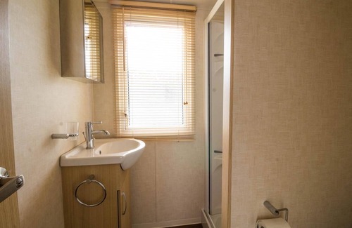 Caister-on-Sea House | Brilliant 8 berth caravan at Haven Caister Holiday Park in Norfolk ref 30024D