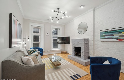 Near North Side Condo | Brilliant Downtown Chicago 3-Bedroom Condominium