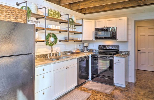 Newnata Cabin | Brilliant Lakefront Cabin w/ Wraparound Deck!