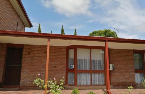 Mount Waverley House | Brilliant Modern Flat @Mount Waverley *Smart TV