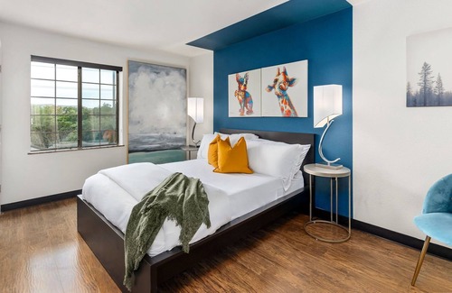 Wetmore Apartment | Brilliantly Beaming Two Bedroom Abode in La Cantera