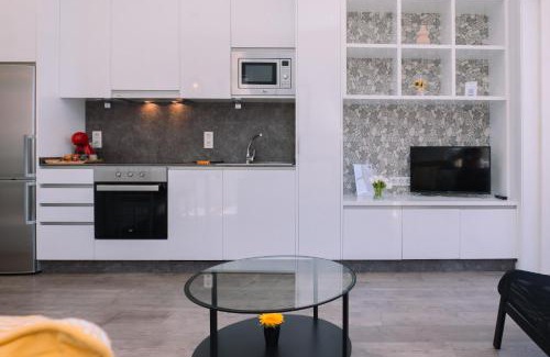 Casco Vello Apartment | Brillo desde la ventana en Vigo by CABANA Rentals