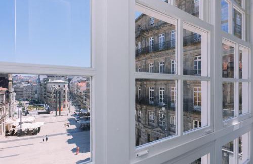 Casco Vello Apartment | Brillo desde la ventana en Vigo by CABANA Rentals