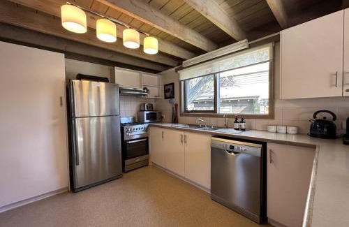 Dinner Plain Ski Chalet | Brindabella Chalet alpine-getaways