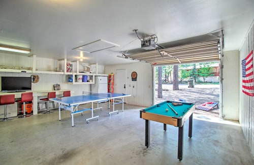 Pinetop Cottage | Bring a Pet: Pinetop Cabin w/Game Room!