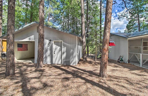 Pinetop Cottage | Bring a Pet: Pinetop Cabin w/Game Room!