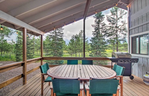 Pinetop Cottage | Bring a Pet: Pinetop Cabin w/Game Room!