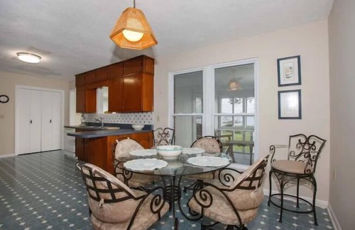 Lillian Condo | Bring Boat! Water-front-Private Beach-Pet Friendly Pet friendly, Sleeps 8