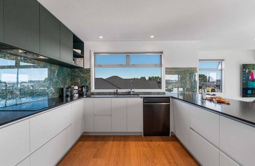 Wharewaka House | Bring the toys - modern home