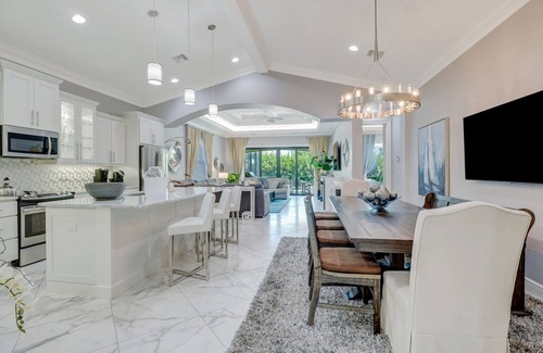 Naples Park House | Bring the Whole Family to the Beach in Naples