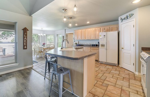 Grove House | Bring Your Boat! Lakefront Home w/Dock in Grove