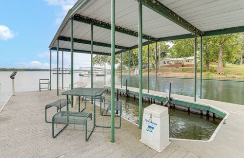Grove House | Bring Your Boat! Lakefront Home w/Dock in Grove