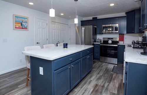 Sister Lakes House | Briona Dreams - Brand new 4 bedroom home on Magician Lake with modern amenities.