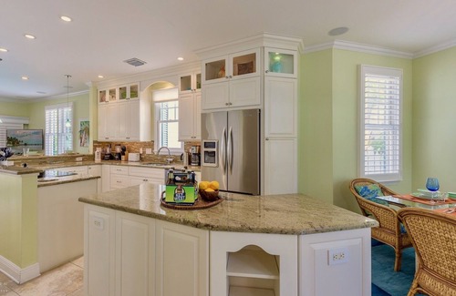 Truman Annex House | *BRISA FRESCA @ THE ANNEX* Airy Home by Duval & Beach + LAST KEY SERVICES.