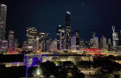 South Brisbane Apartment | Brisbane Skyline View 2Beds River view Apt