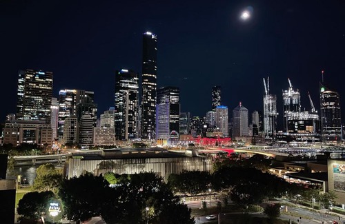South Brisbane Apartment | Brisbane Skyline View 2Beds River view Apt